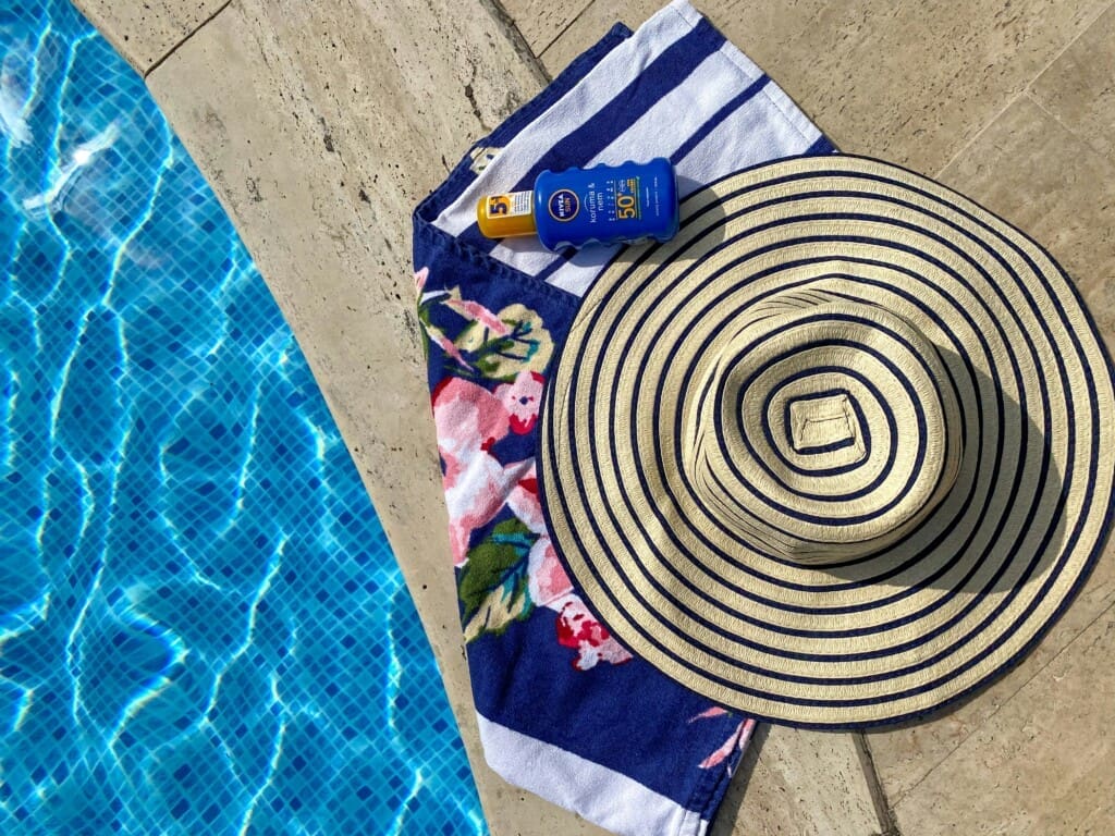 Windsor Island Resort Near Disney poolside essentials